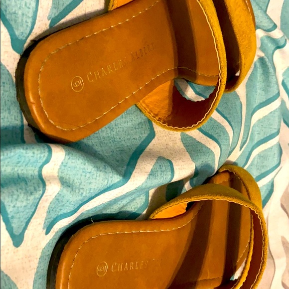 Size 6 Charles Albert sandals - Picture 2 of 3